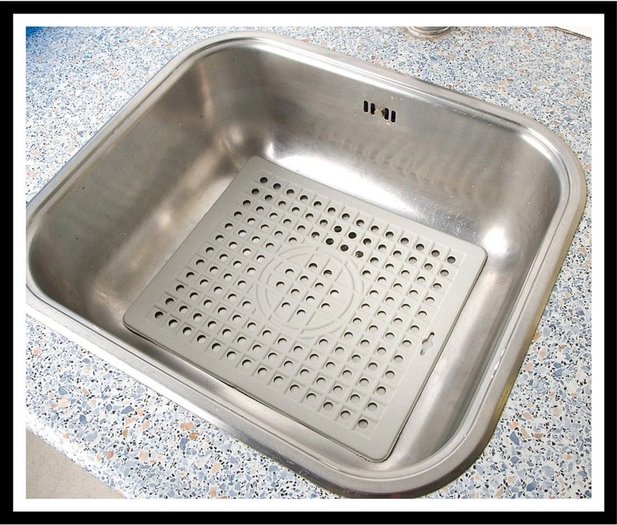 Curver Gootsteenmat Rechthoekig - 26x32x1 Cm - Wit 2 Curver Gootsteenmat Rechthoekig - 26x32x1 Cm - Wit - Afbeelding 2