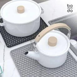 BODO Gootsteenmat Siliconen Donker Grijs - 34.5 X 34.5 Cm - Keuken Accessoires - Gootsteen Beschermer - Onderzetters Siliconen - Anti Kras 16 BODO Gootsteenmat Siliconen Donker Grijs - 34.5 X 34.5 Cm - Keuken Accessoires - Gootsteen Beschermer - Onderzetters Siliconen - Anti Kras -Afwas Benodigdheden Winkel 1200x1200 366