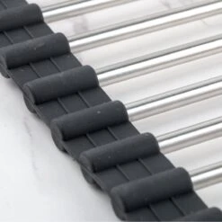 Highport Oprolbaar Vaat Droogrek - Scandinavisch Design - Opvouwbaar Hittebestendig Roestvrijstalen Keuken Afdruiprek - Vaatwasser Geschikt - Sterke 18-staafs Onderzetter - Foodgrade Materiaal -Afwas Benodigdheden Winkel 1200x1200 450