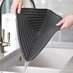 "Joseph Joseph Afdruipmat - Flume - Large - 31 X 43,5 Cm - Grijs" 10 "Joseph Joseph Afdruipmat - Flume - Large - 31 X 43,5 Cm - Grijs" -Afwas Benodigdheden Winkel 1200x1200 502