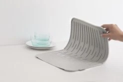 Brabantia SinkSide Afdruipmat - Siliconen - Mid Grey -Afwas Benodigdheden Winkel 1200x799 8