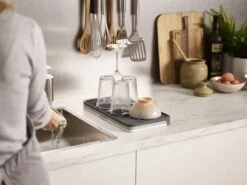 Joseph Joseph - Tier - Afdruipmat - Uitschuifbaar - Grijs 22 Joseph Joseph - Tier - Afdruipmat - Uitschuifbaar - Grijs -Afwas Benodigdheden Winkel 1200x900 29